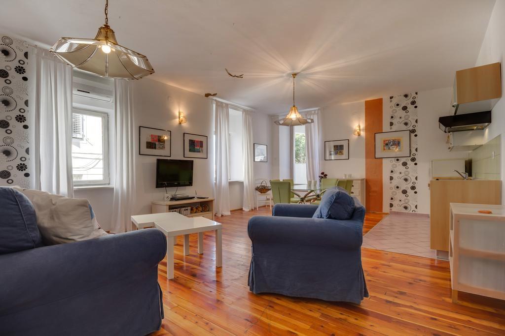 Apartments Mandarina Мали-Лошинь Номер фото